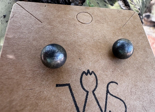 Navajo Pearl Studs - West Spork Mercantile
