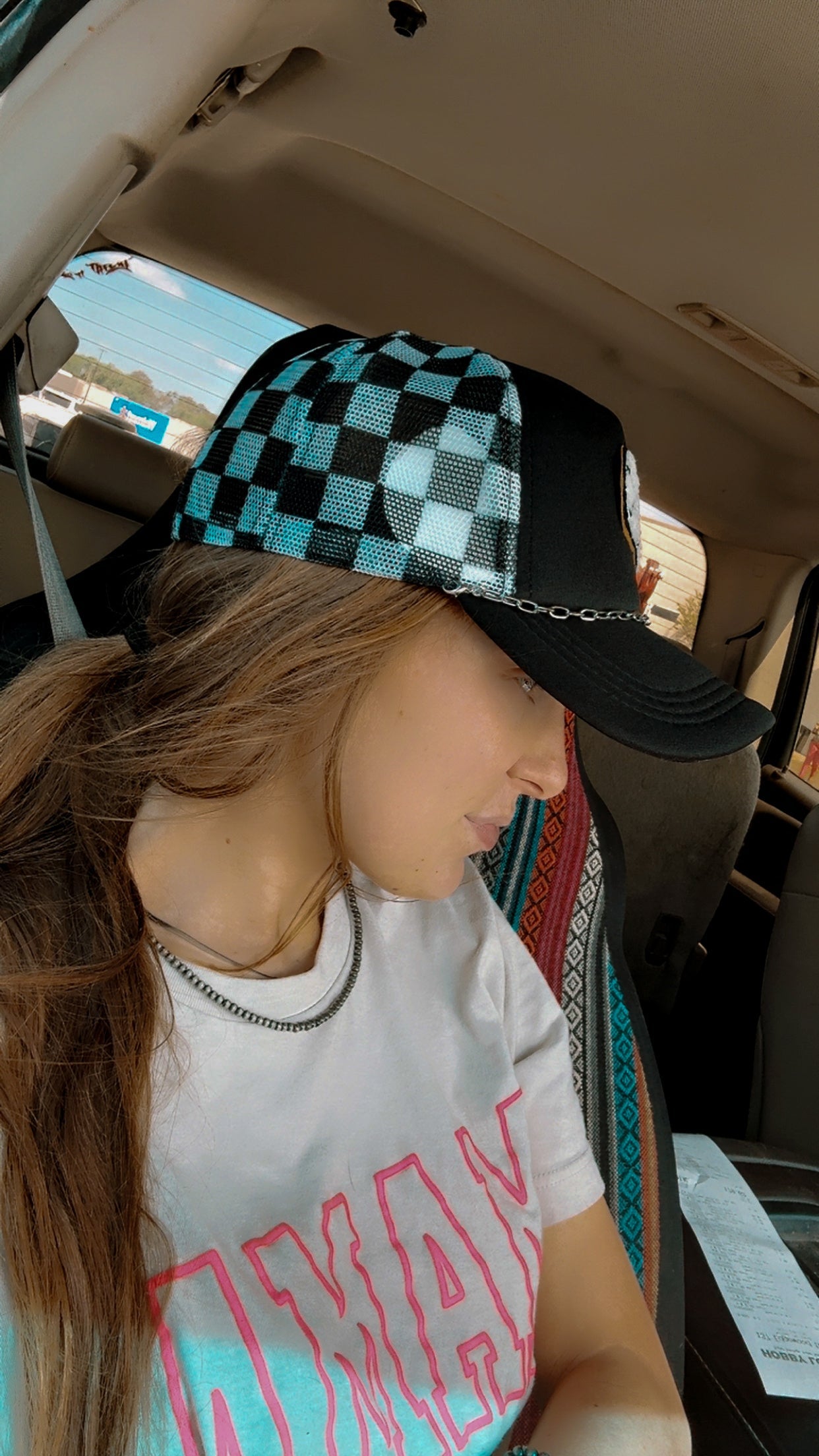 Dice roll  + checkered mesh trucker hat