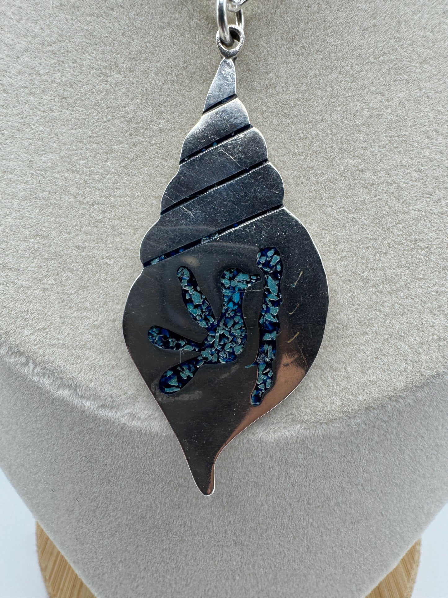 Taxco Pendant - Conch Shell with Bird Inlay - West Spork Mercantile