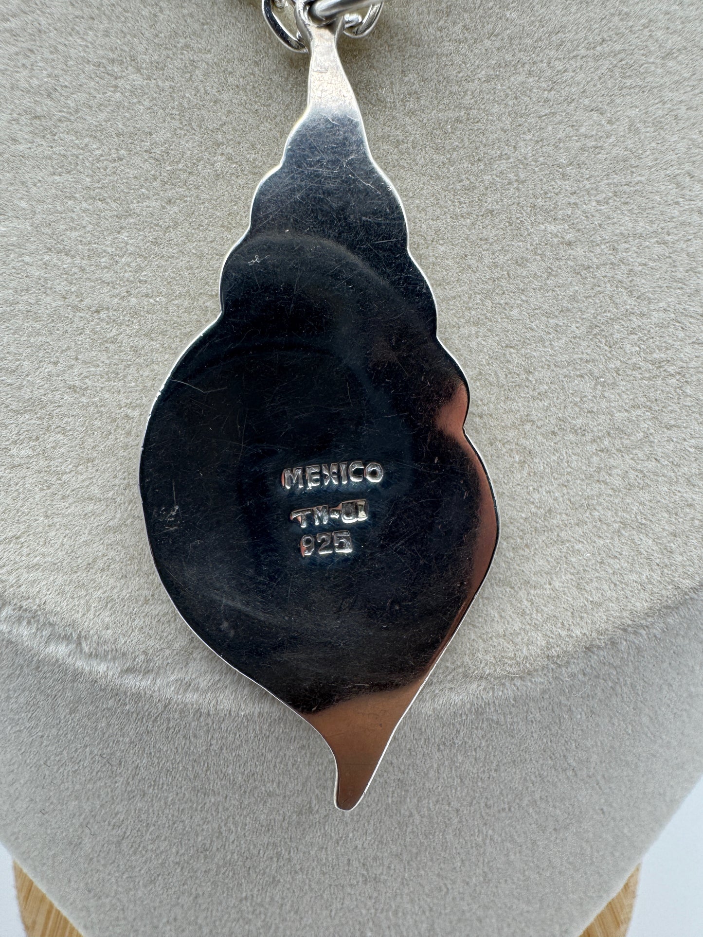 Taxco Pendant - Conch Shell with Bird Inlay - West Spork Mercantile