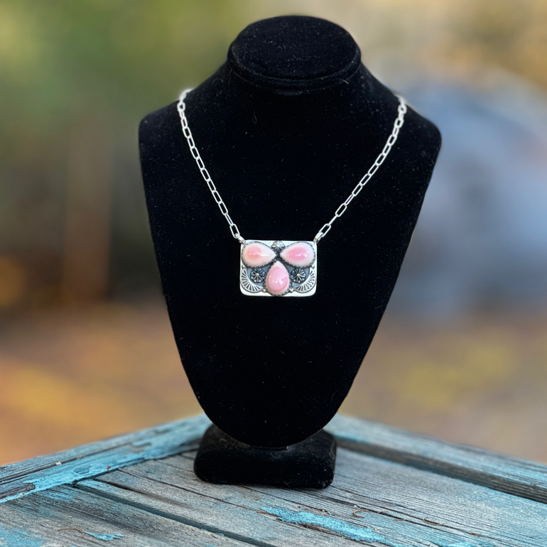 Pink Conch Necklace - West Spork Mercantile