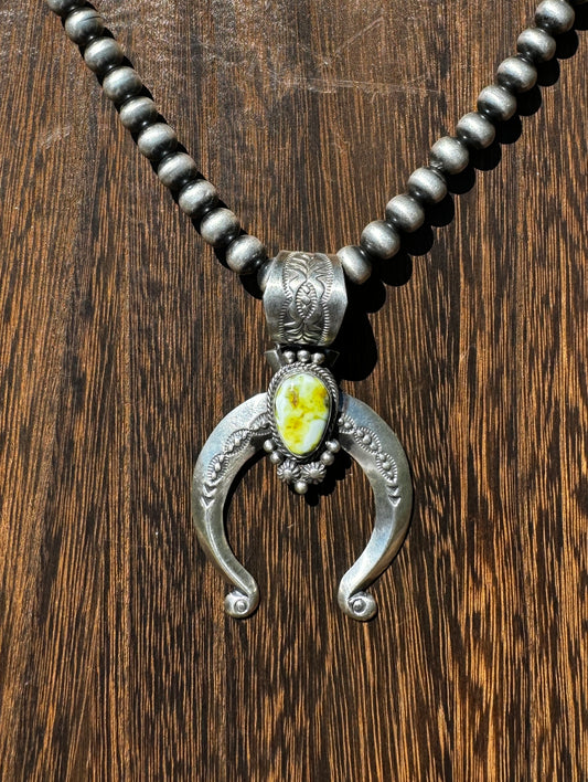 Palomino Naja Pendant image 0